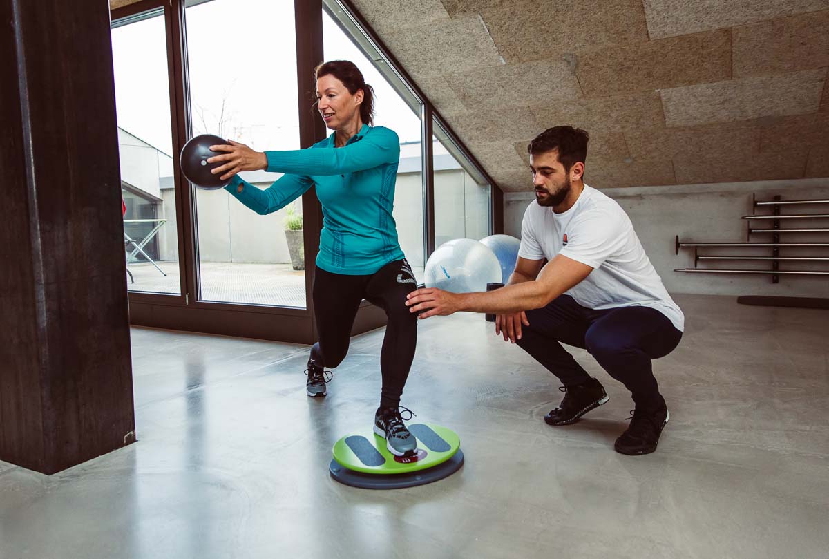 Sport-Support mit Physio-Übungen am MFT Balance Board